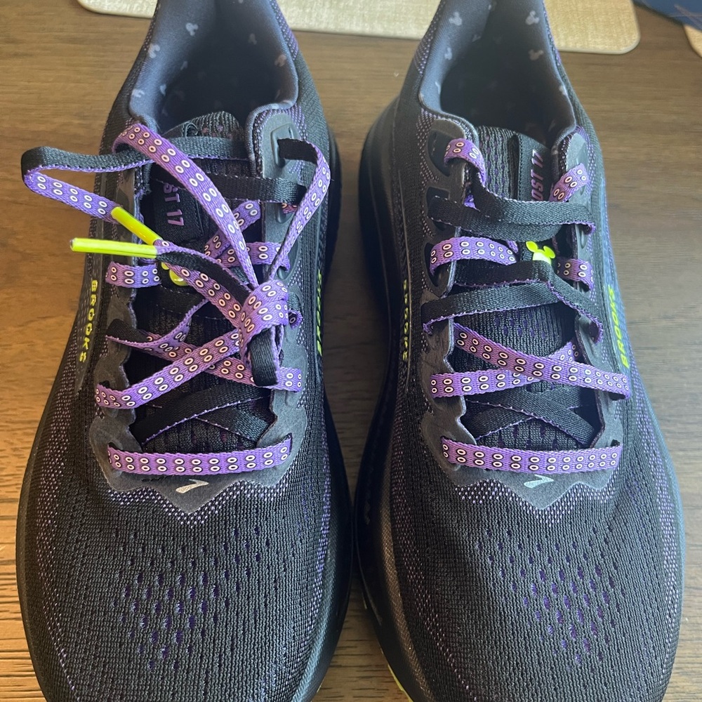 Brooks Ghost 17 runDisney Black Chameleon Women's Shoes size 7